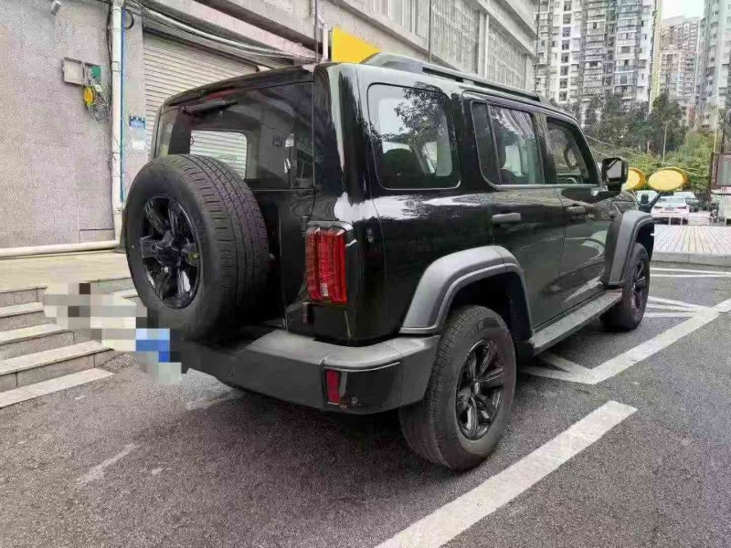 重庆25年长城汽车坦克8