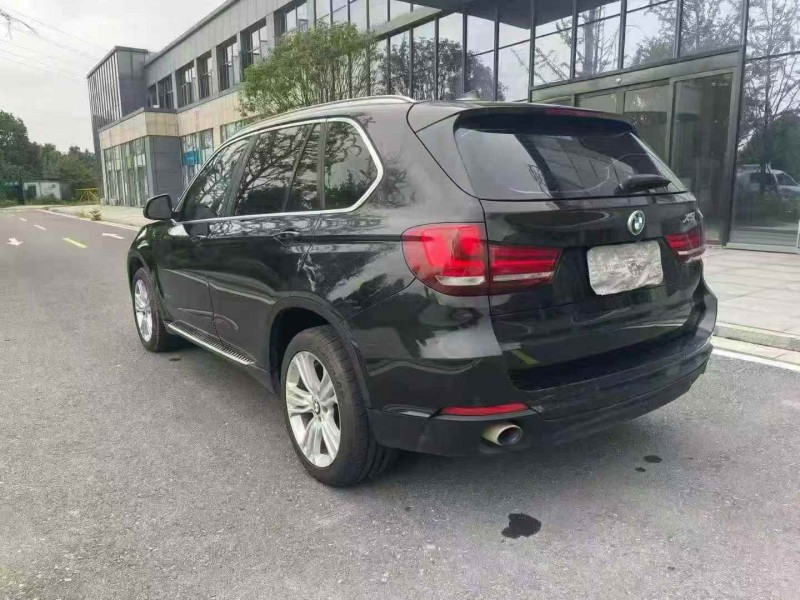 烟台15年宝马X57