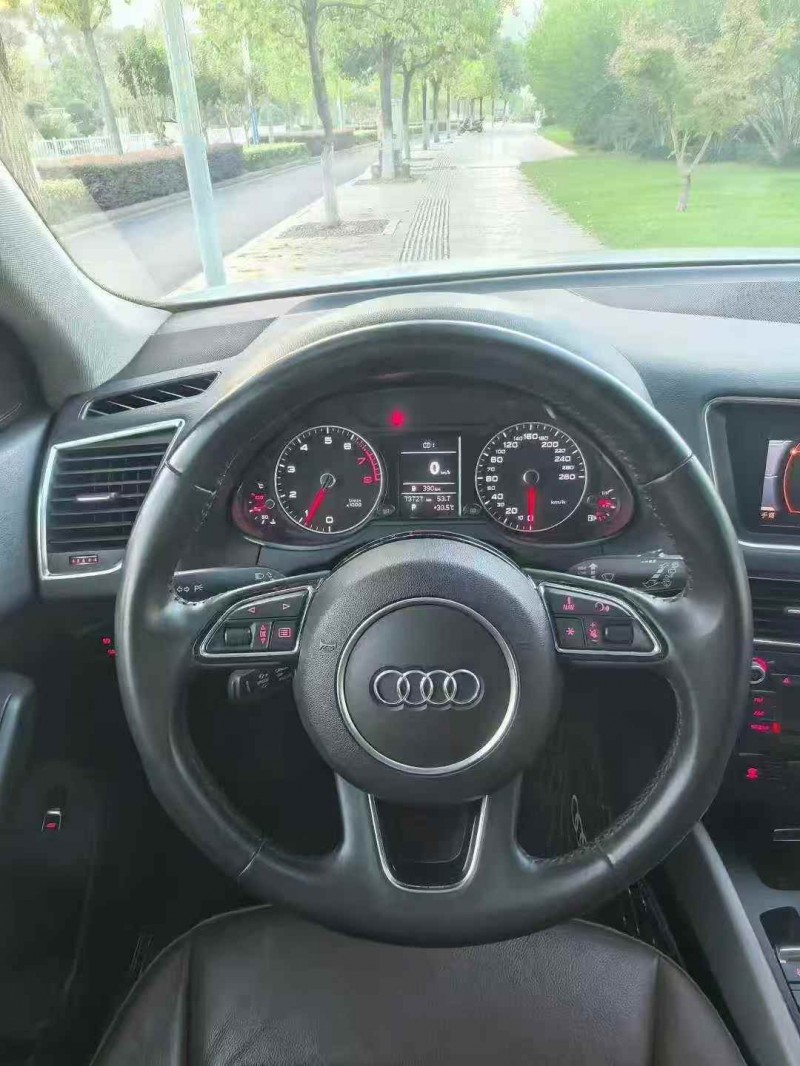 嘉兴17年奥迪Q54