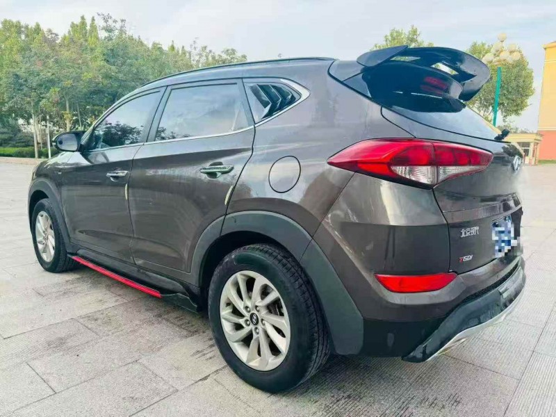 潍坊15年现代途胜7