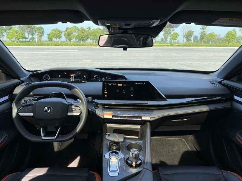 盐城23年长安汽车UNI7