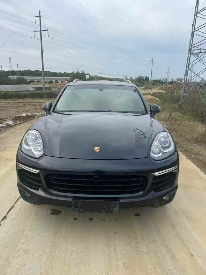 铜陵17年保时捷卡宴1