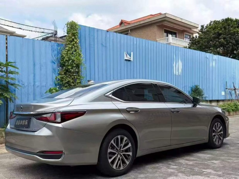 东莞23年雷克萨斯ES9