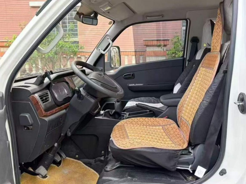 东莞25年长安汽车跨越4