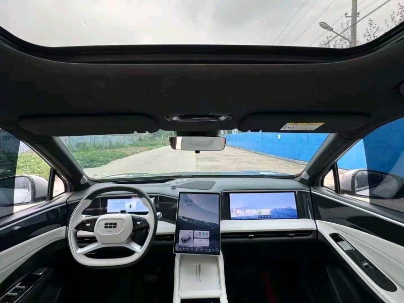 东营23年吉利银河4