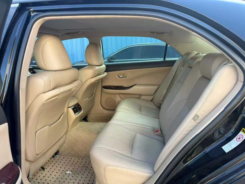 茂名10年丰田皇冠5