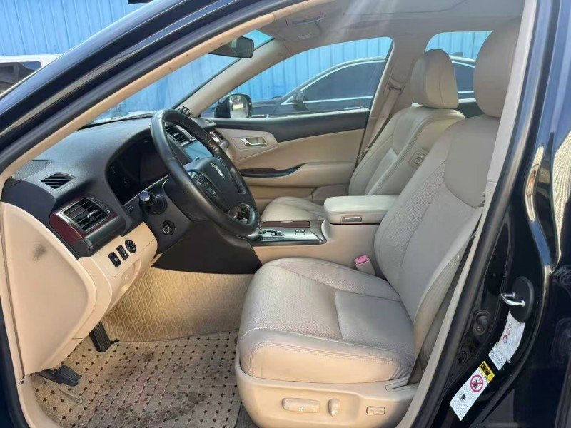 茂名10年丰田皇冠6