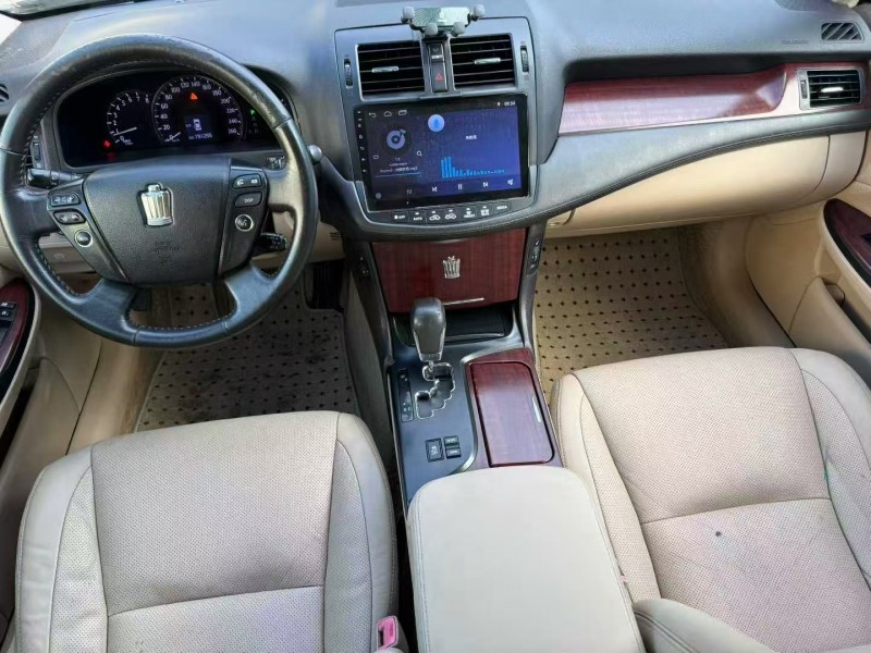 茂名10年丰田皇冠8