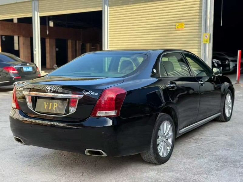 茂名10年丰田皇冠9