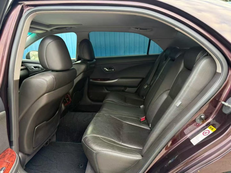 茂名14年丰田皇冠6