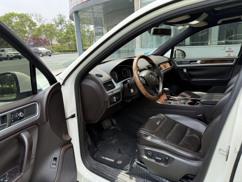 盐城11年大众途锐4