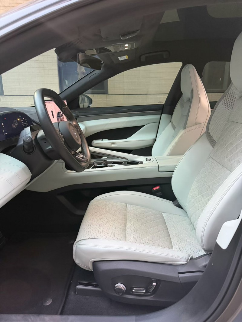 佛山24年极氪汽车0016