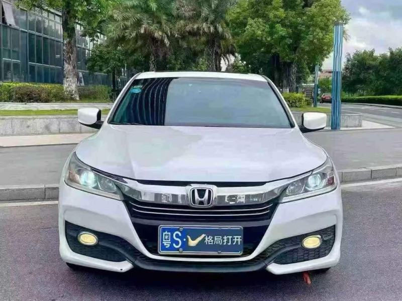 东莞16年本田雅阁1