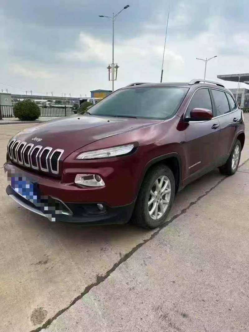 菏泽18年Jeep自由光3