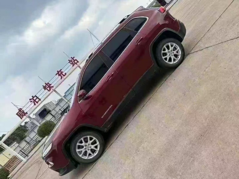 菏泽18年Jeep自由光4