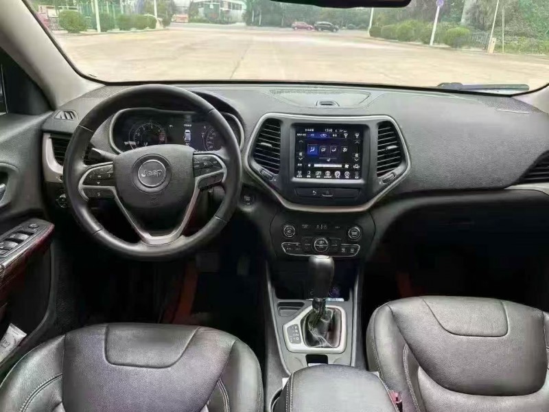 菏泽18年Jeep自由光6