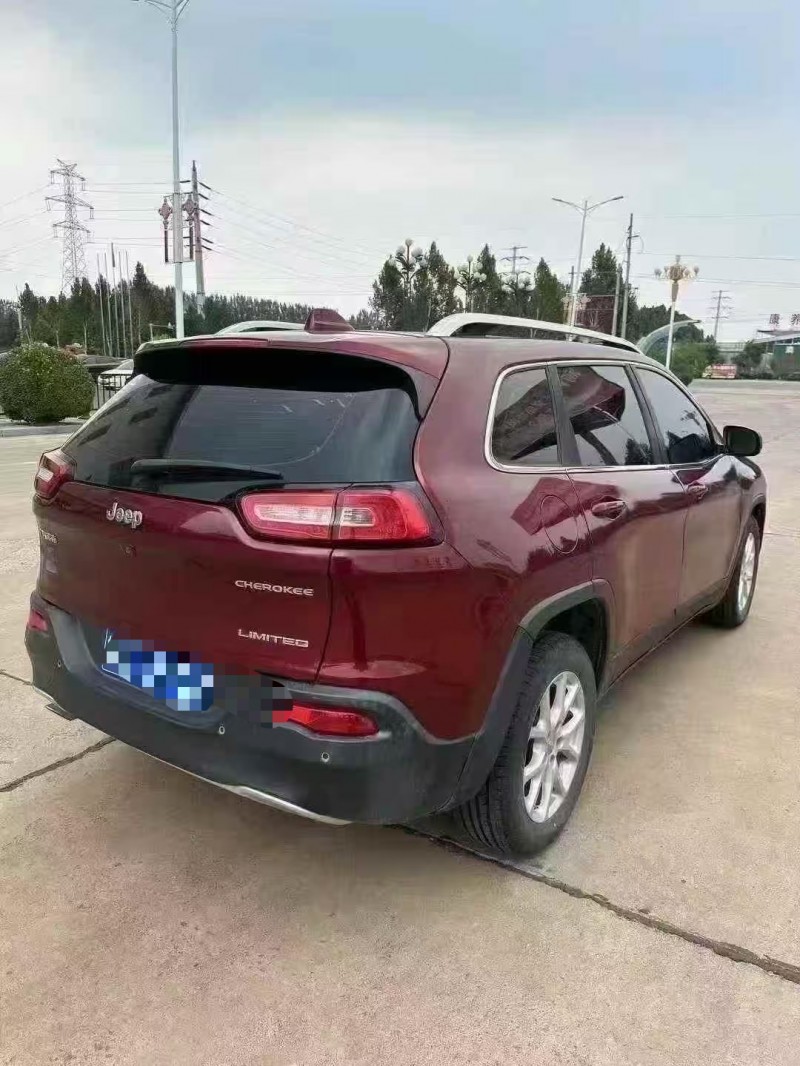 菏泽18年Jeep自由光7