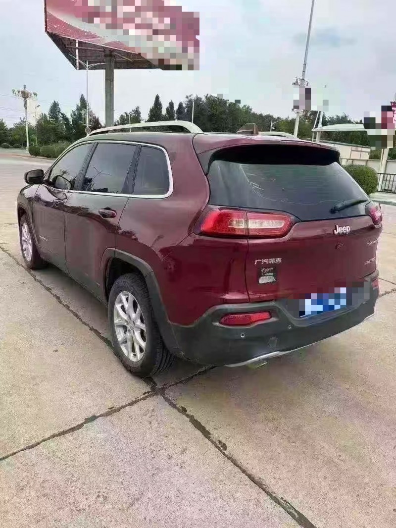 菏泽18年Jeep自由光8