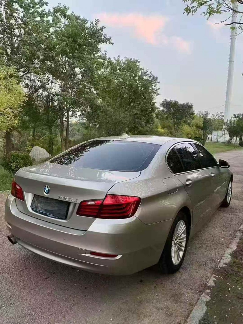 济宁15年宝马5系8