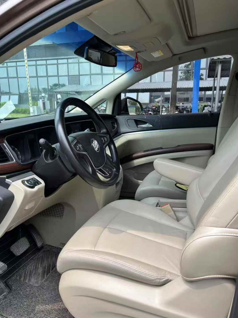 东莞19年别克GL84