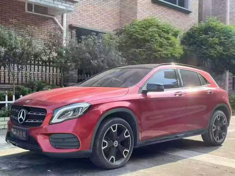 东莞18年奔驰GLA3