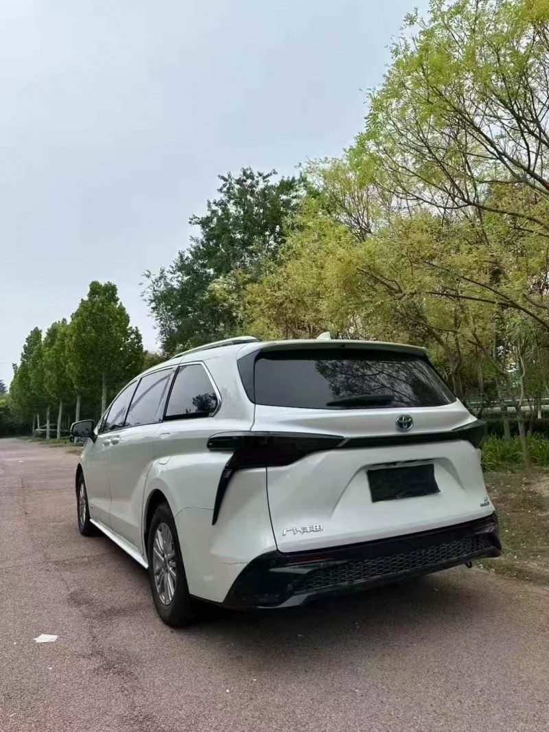 枣庄22年丰田塞纳7