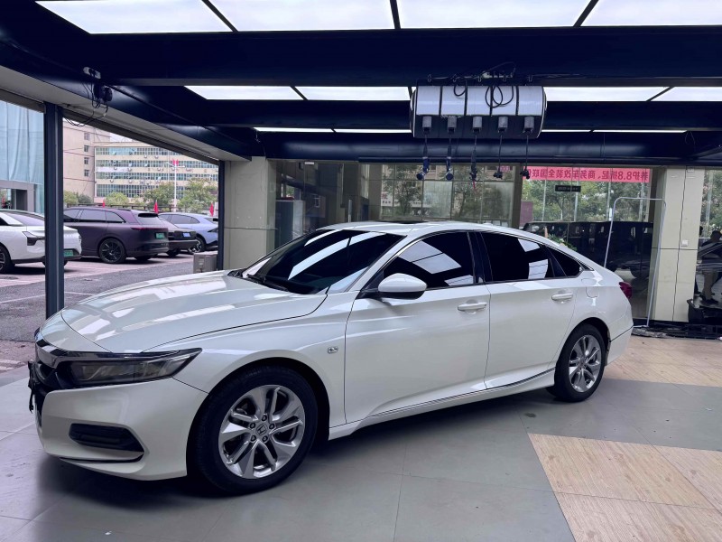 南昌18年本田雅阁3