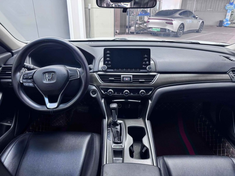 南昌18年本田雅阁6