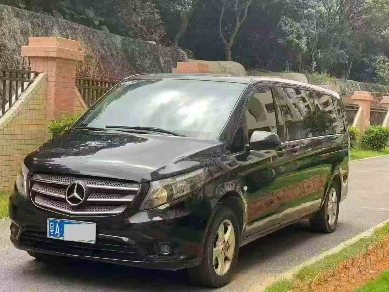 深圳21年奔驰威霆2