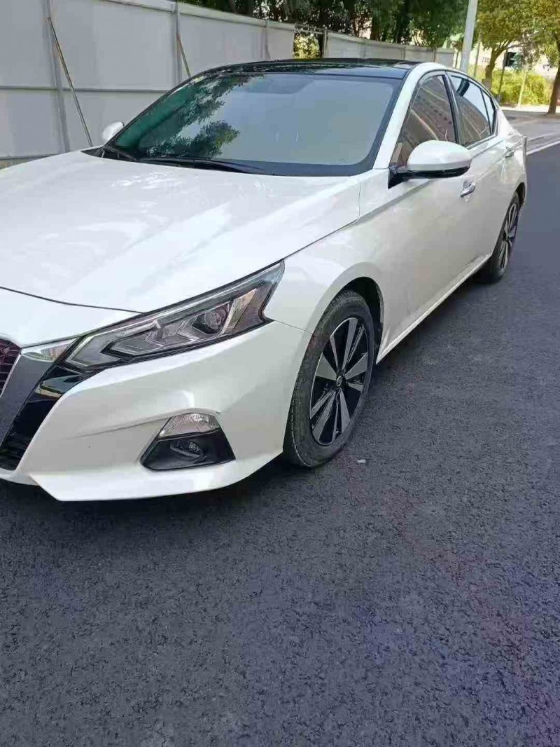 无锡21年日产天籁2