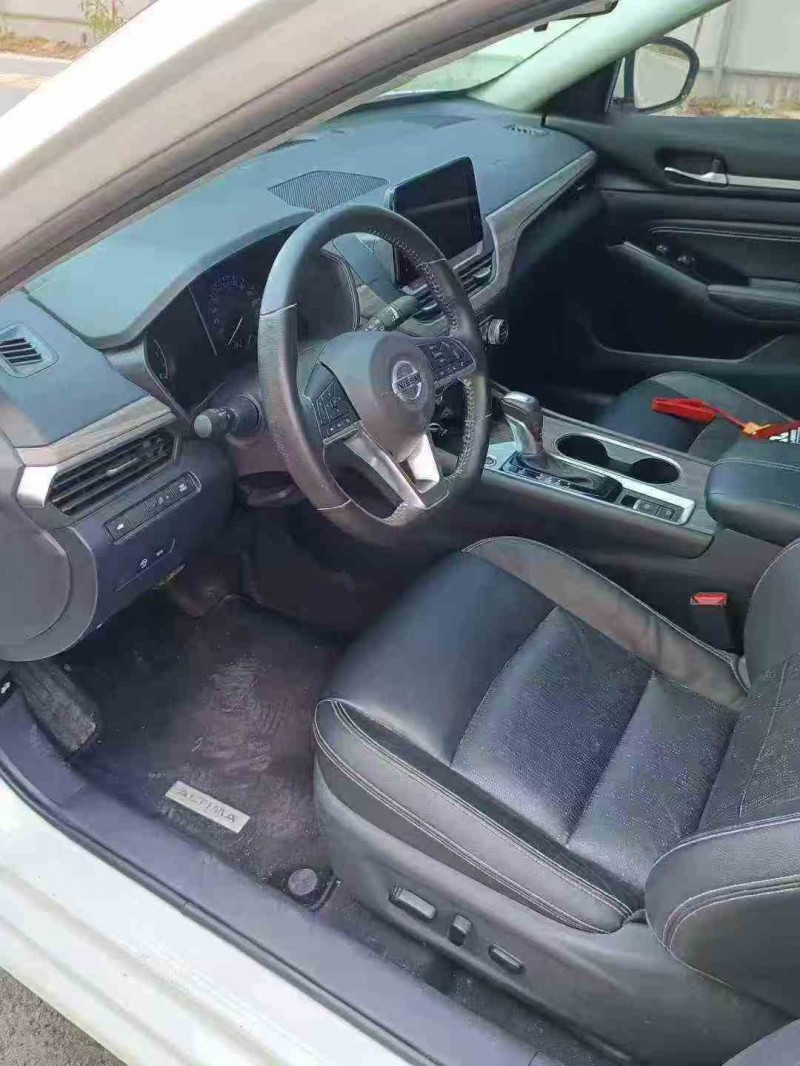 无锡21年日产天籁5