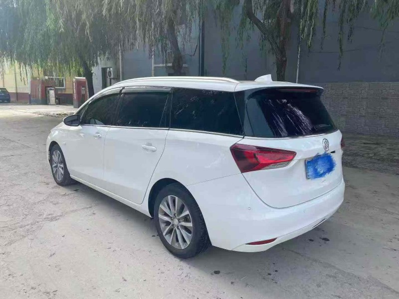 保定22年别克GL68