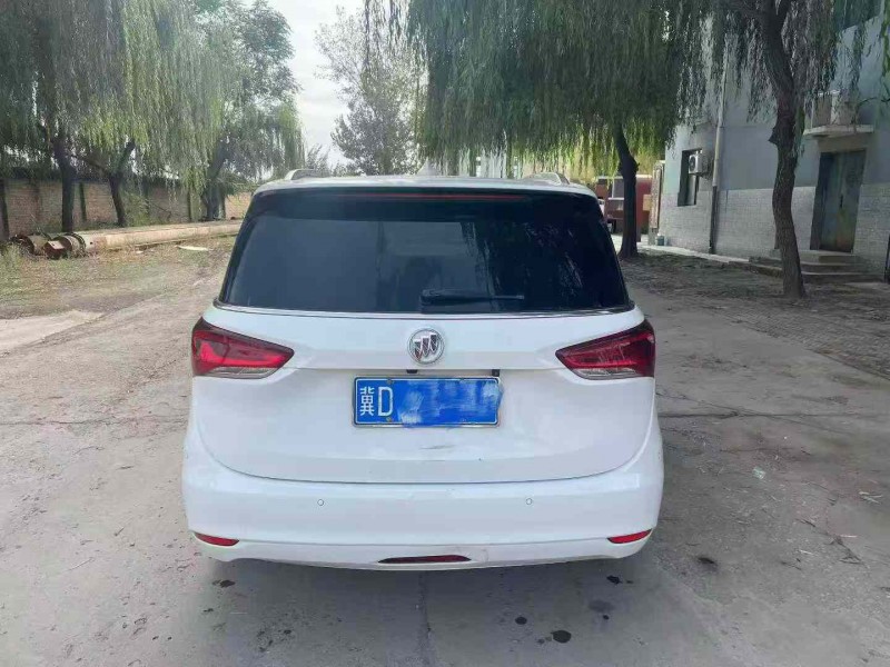 保定22年别克GL69