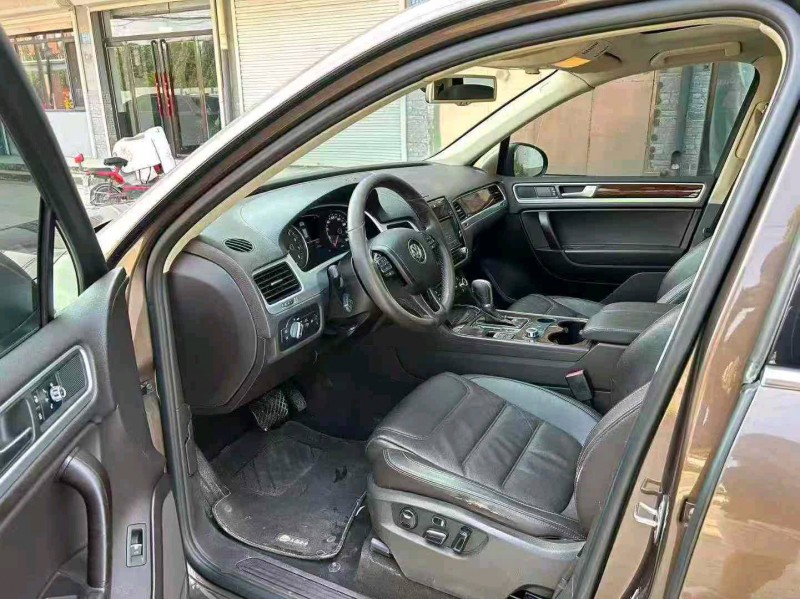 保定15年大众途锐7