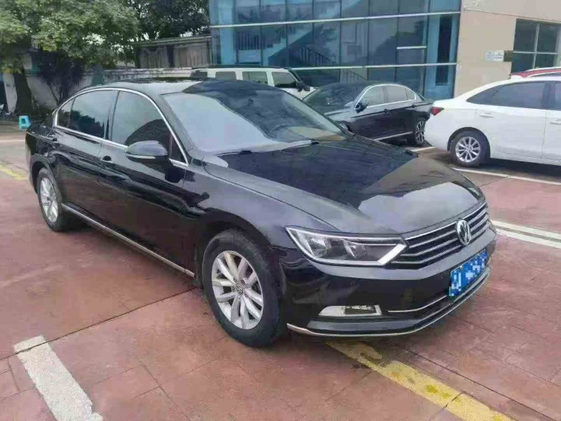 自贡17年大众迈腾2