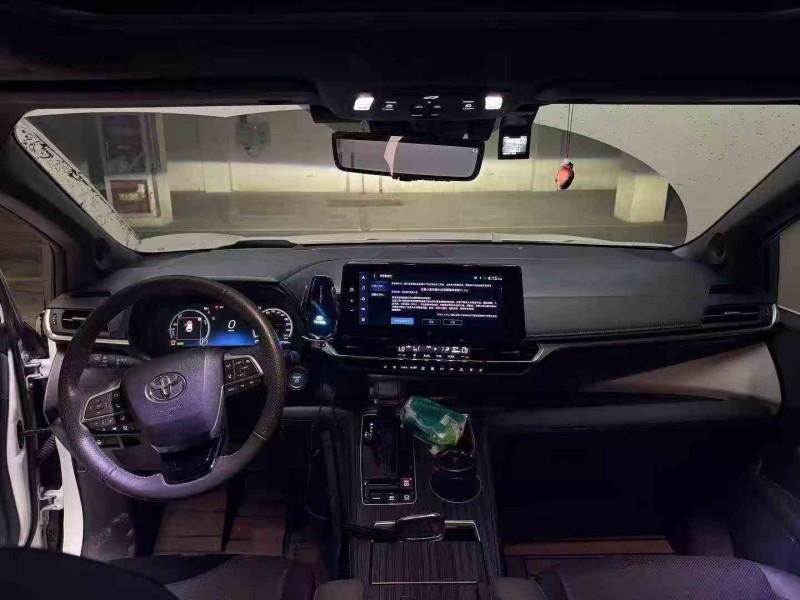 南通23年丰田格瑞维亚4