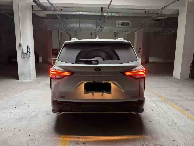 南通23年丰田格瑞维亚9