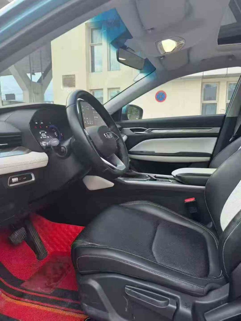 重庆23年吉利帝豪5