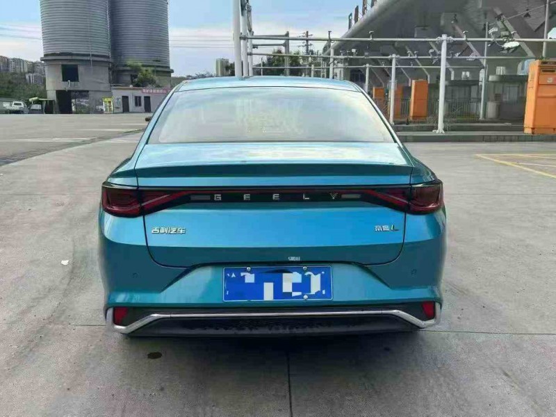 重庆23年吉利帝豪6