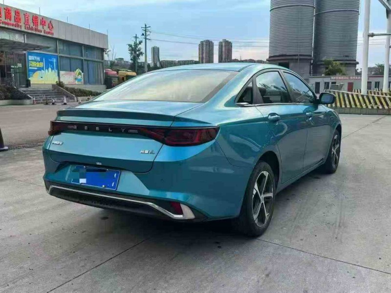 重庆23年吉利帝豪8