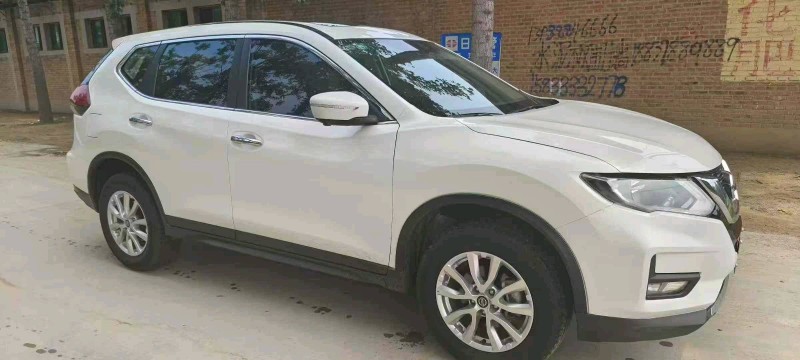 保定21年日产奇骏3