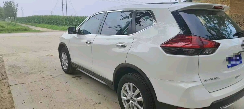 保定21年日产奇骏5