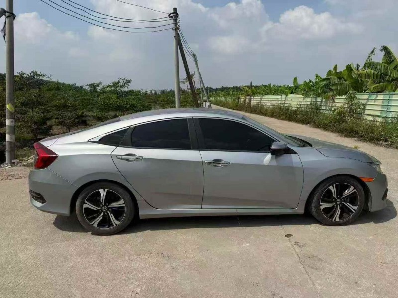 深圳18年本田思域8