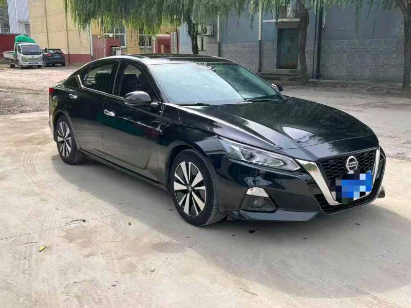 保定21年日产天籁2