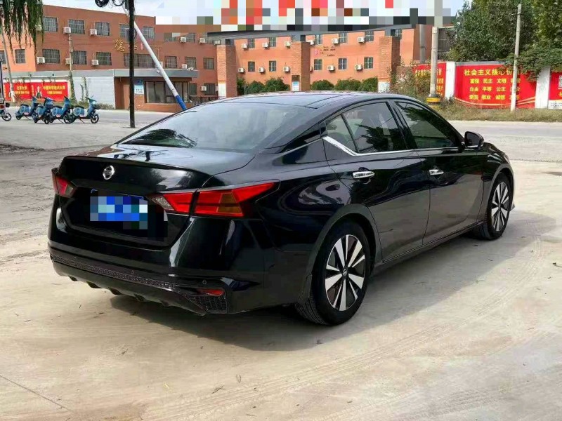 保定21年日产天籁5