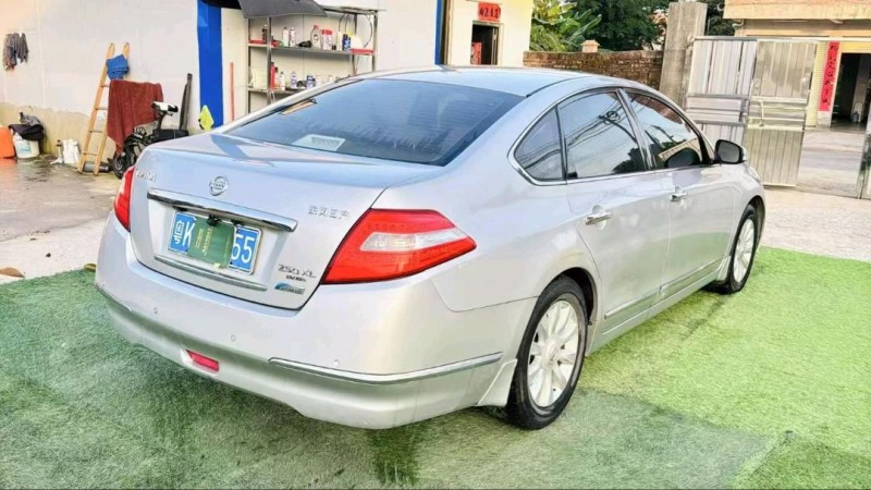 广州09年日产天籁8