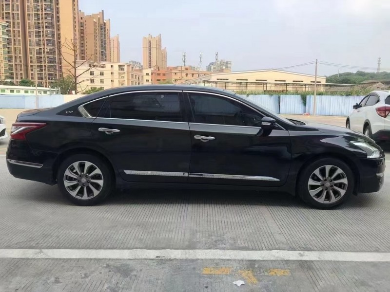 广州14年日产天籁3