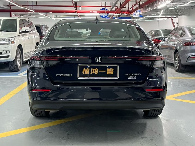 深圳25年本田雅阁9