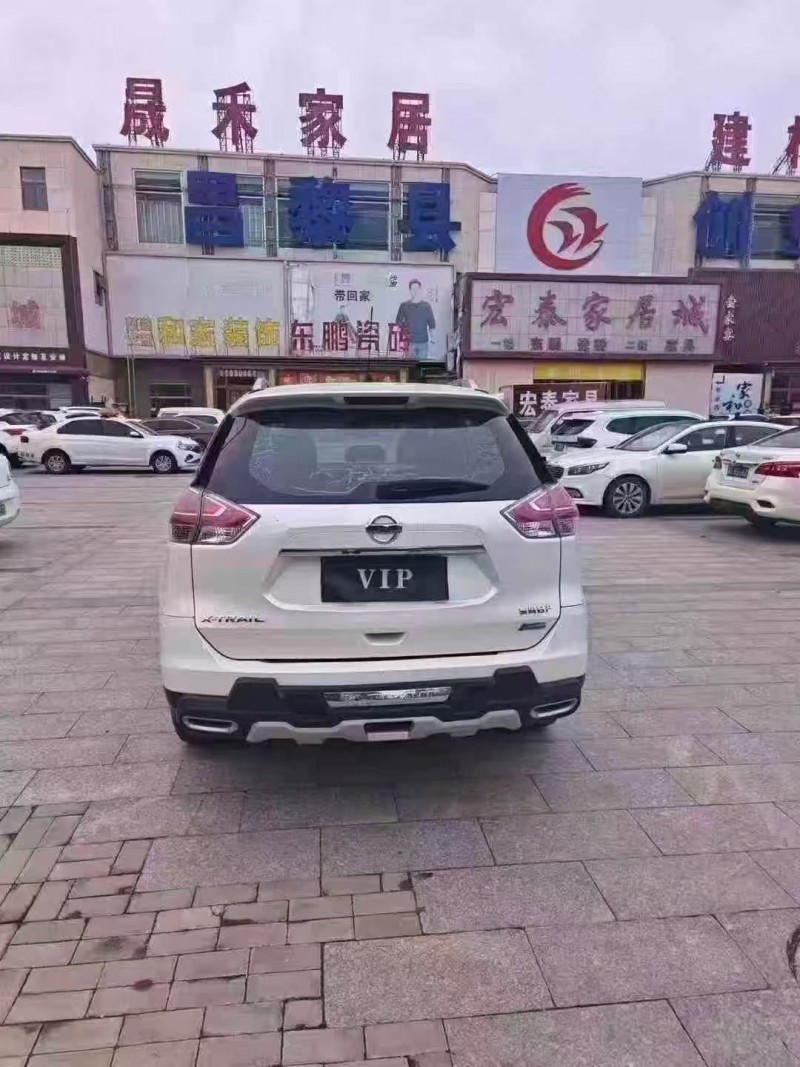 济宁16年日产奇骏9