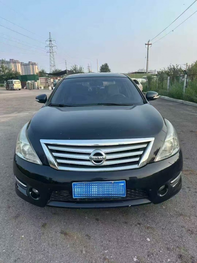 济宁12年日产天籁1